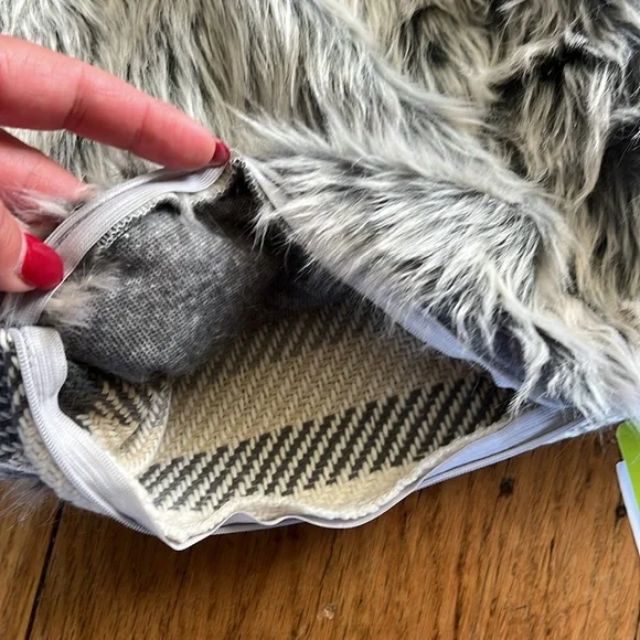 Pottery Barn Nottingham Plaid Faux Fur Back Lumbar Pillow Cover - Picture 8 of 9